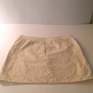 GAP FULLY LINED LACE MINI SKIRT, SIZE 2, PALE YELLOW